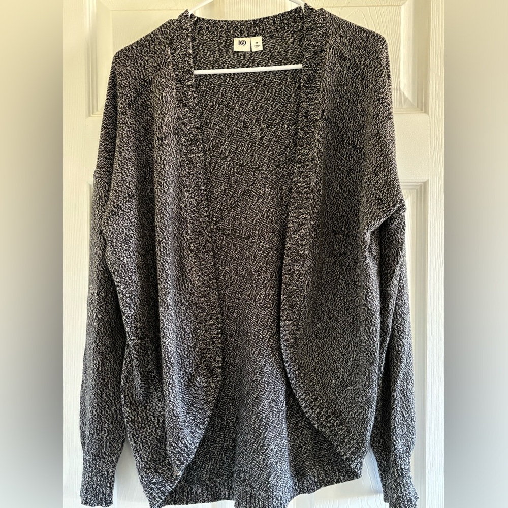 Size medium Anoba cardigan from Ten Tree